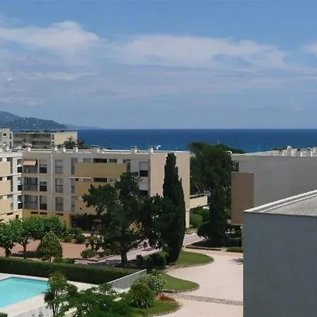 Apartment Avec Piscine Et Tennis, 2 Ch, Terrasse, Parking, Wifi - Proche Plage, - Fr-1-251-794 Le Lavandou