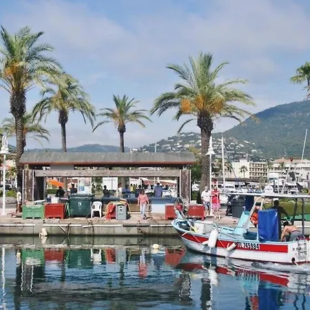 Avec Piscine Et Tennis, 2 Ch, Terrasse, Parking, Wifi - Proche Plage, - Fr-1-251-794 Apartment Le Lavandou